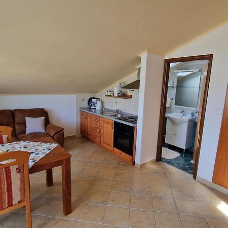Haus Anica Apartment Rab Town Exterior photo