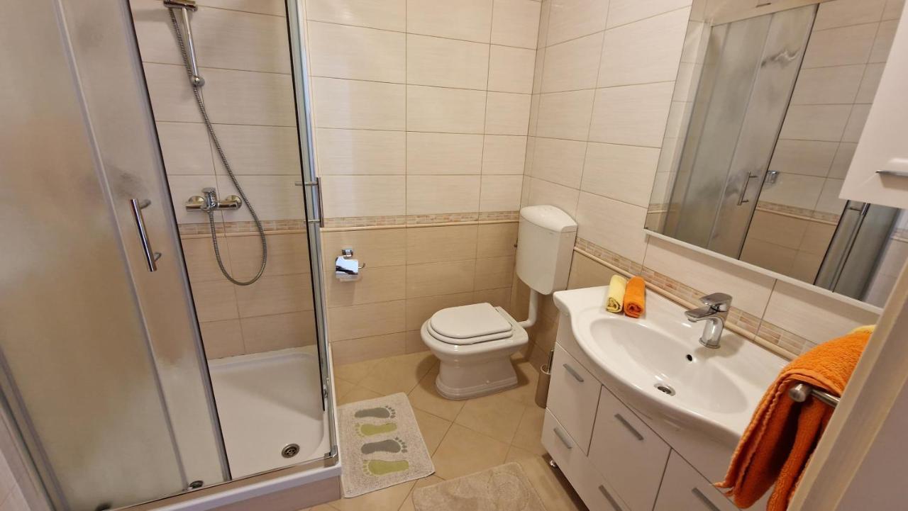 Haus Anica Apartment Rab Town Exterior photo